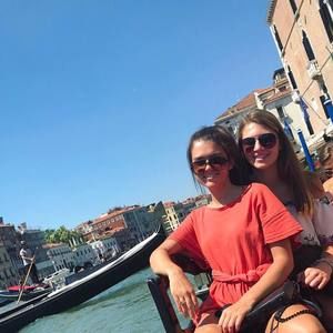 Meet your Posher, Sarah